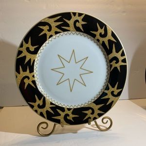 Table art designed by Maruda